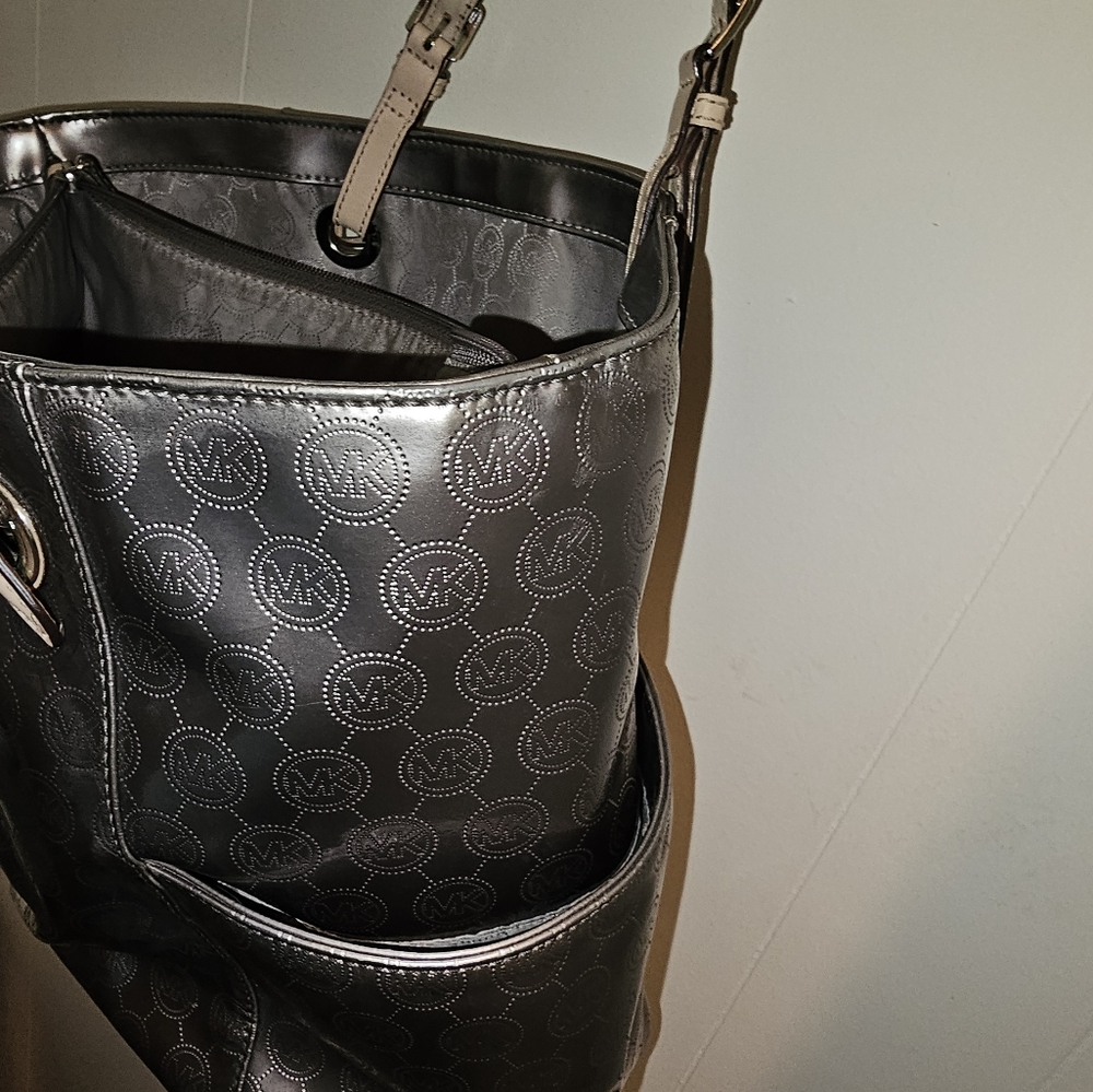 Purse - Picture 6 of 8